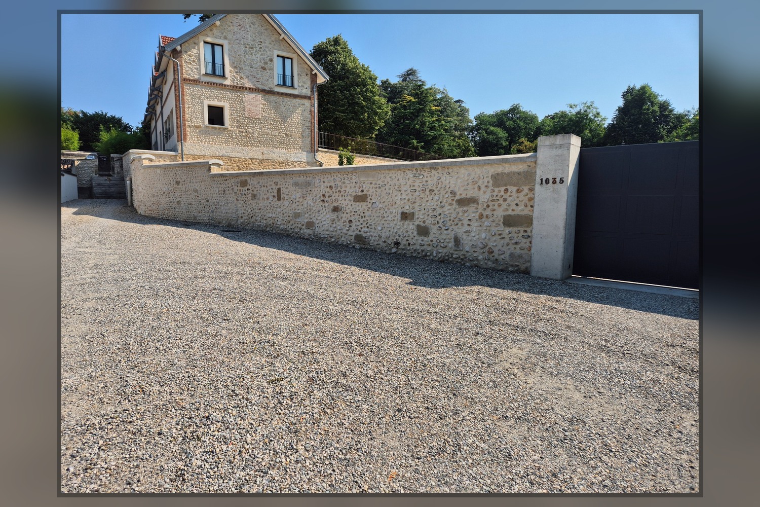 Mur avec joints de pierre terminés